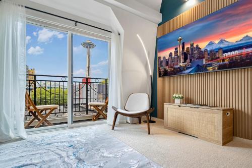 Belltown Apartment | Space Needle Views from Living room & Walk to Everything