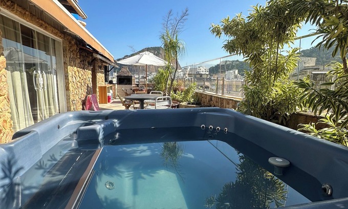 Copacabana Apartment | Spacious 6-bedroom building with AC, WiFi in amazing Copacabana Rio de Janeiro