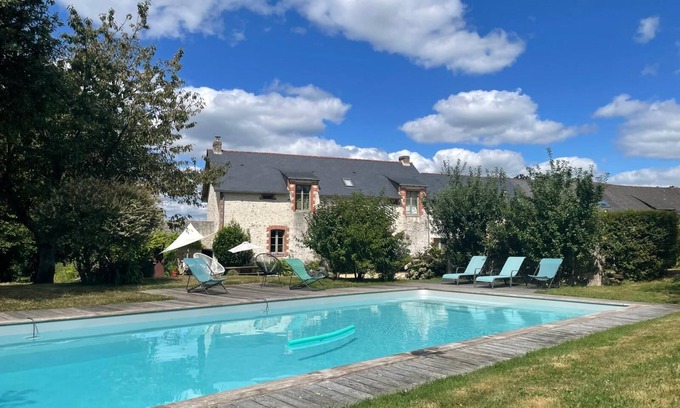 Grandchamp-des-Fontaines House | Spacieuse Maison de Campagne Avec Piscine Chauffée 10/12 Personnes