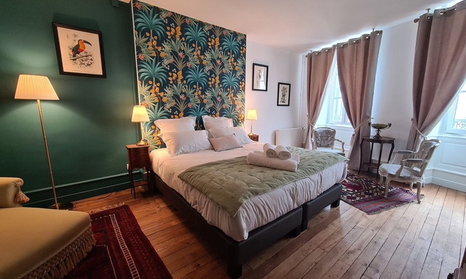 Chateauroux Bed & Breakfast | Spacieuse Chambre avec Lit King-Size, Salle d'Eau Privative et Petit-Déjeuner Inclus