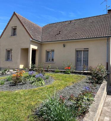 Luche-Pringe House | Spacieuse maison de village