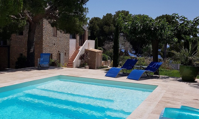 Saint-Cyr-sur-Mer Villa | Spacieuse Villa Avec Piscine Dans le Superbe Domaine Privé de Port D'alon