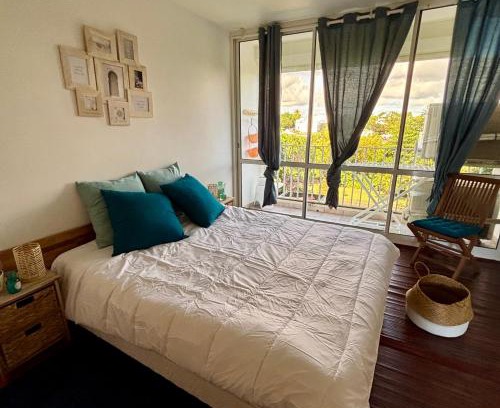 Dampierre Apartment | Spacieux appart avec piscine, 5 minutes à pied des plages