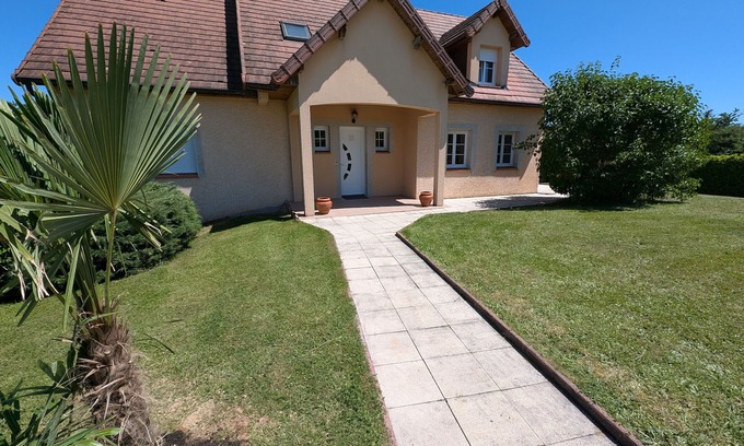 Fretigney-et-Velloreille Cottage | Spacious cottage in Fretigney with garden and billiard, ideal for 8 people