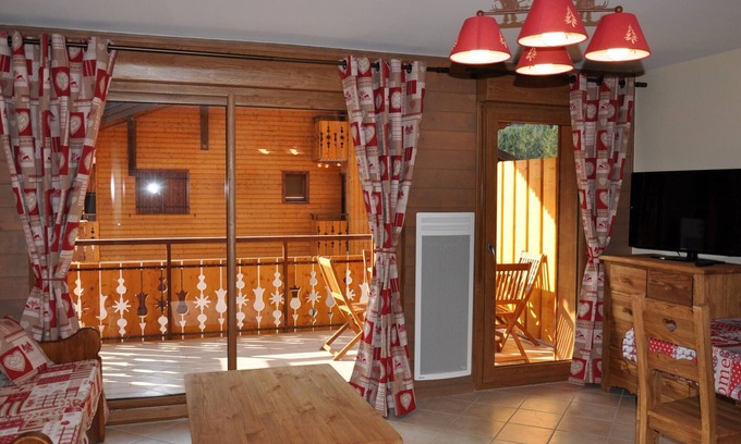 La Chapelle-d'Abondance Apartment | Spacious 2BR Apartment with Large Balcony/Terrace! Free Multi Pass!