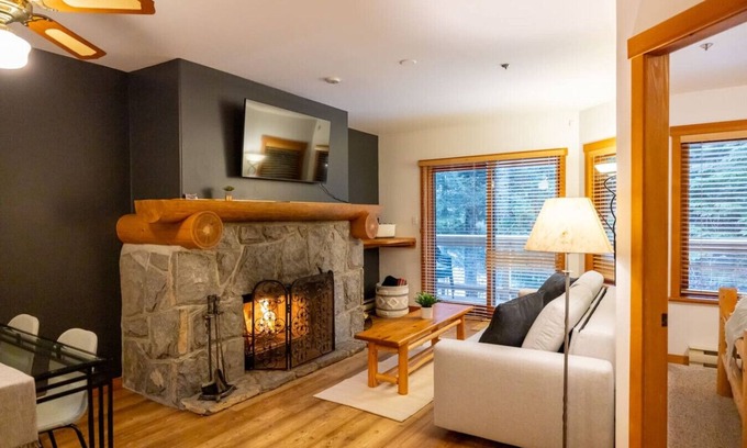 Nordic Estates House | Spacious 1.5BR: 5 min to Village with Private Hot tub & Pool!