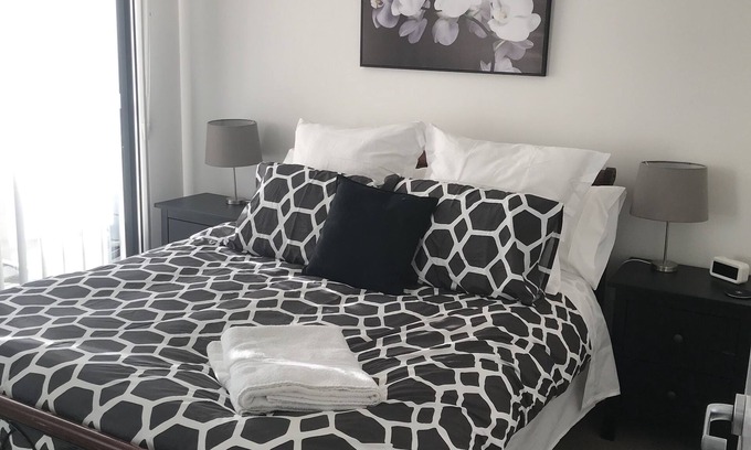 Gungahlin Apartment | Spacious 1 Bed Apartment, parking, gym, pool