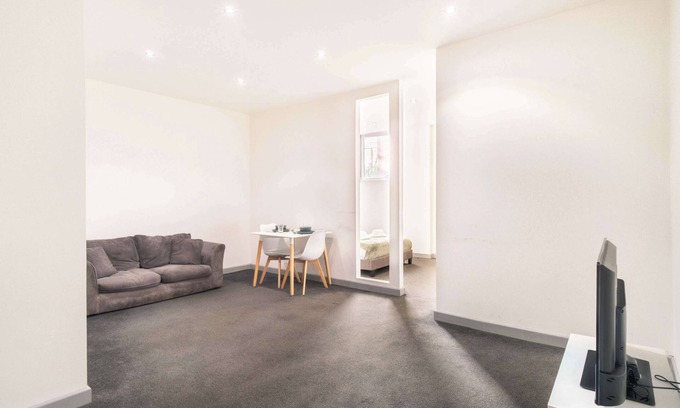 Blackburn Apartment | Spacious 1 Bed Central Blackburn Apartment