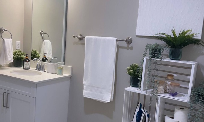 Moncton Apartment | Spacious 1 bedroom apartment, 5 minutes away from the Casino and USVA Nordic Spa