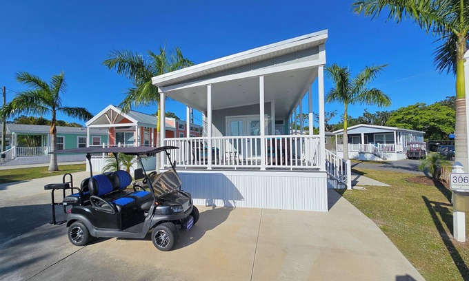 Kissimmee Resort | SPACIOUS 1 BEDROOM HOUSE GOLF CART IN DISNEY AREA 5 STAR RATED MILL CREEK RESORT