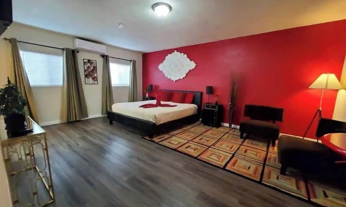 Las Vegas Apartment | Spacious 1 Bedroom Studio with Private Bath & Kitchenette