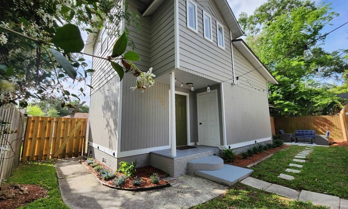 Avondale House | Spacious 1 bedroom Avondale guesthouse 🏡