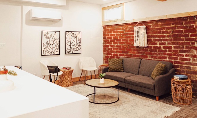 Johnson City Apartment | Spacious 1 bedroom rental unit in Historic Tree Streets