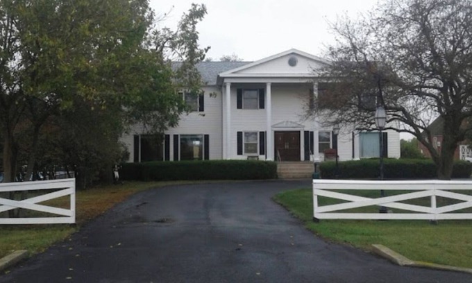 Bradford House | Spacious 10-bedroom house in delightful Bradford. Perfect for weddings