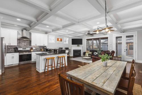 Hope Gardens House | Spacious 11 Bed Germantown Home with 3 Patios Only 1.5 mi to Broadway
