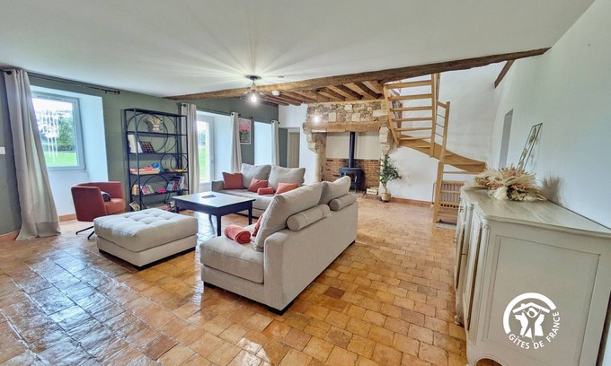 Bannes Cottage | Spacious 12 pers. cottage with games and modern comfort