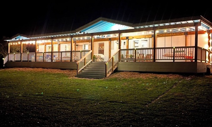 Clewiston House | Spacious 125 Acres Country House