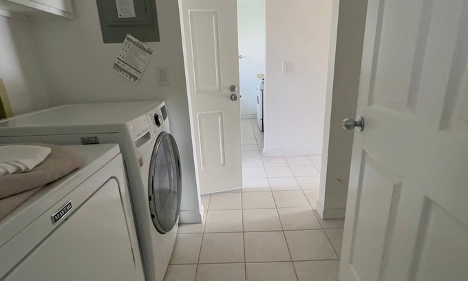 Niles District House | Spacious 1B Townhome with huge yard and AC in lovely Fremont