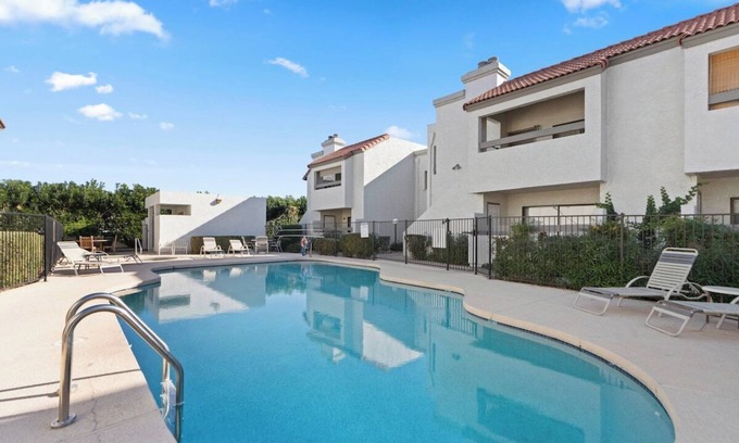 South Scottsdale Condo | Spacious 1BR Condo w/Patio & Close to Old Town