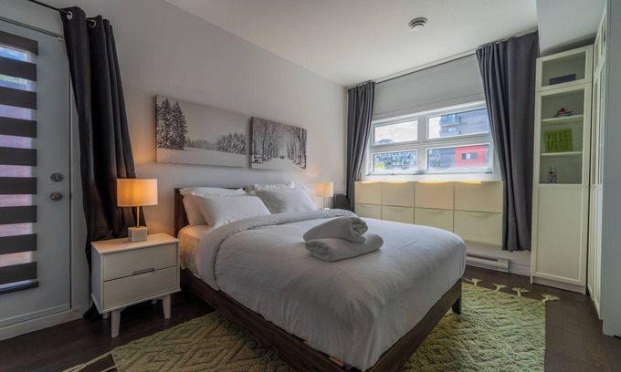 Latin Quarter Apartment | Spacious 1BR Condo, work&play in Montréal