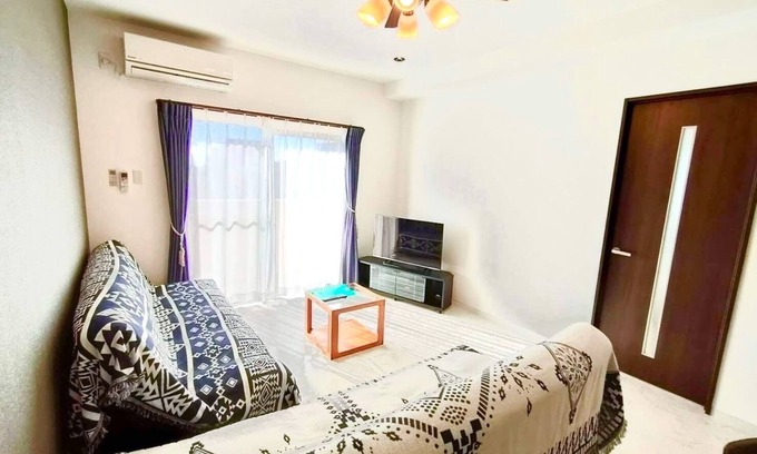 Kuwae Apartment | Spacious 1LDKA few minutes walk to Chatancho Amer/Nakagami-gun Okinawa