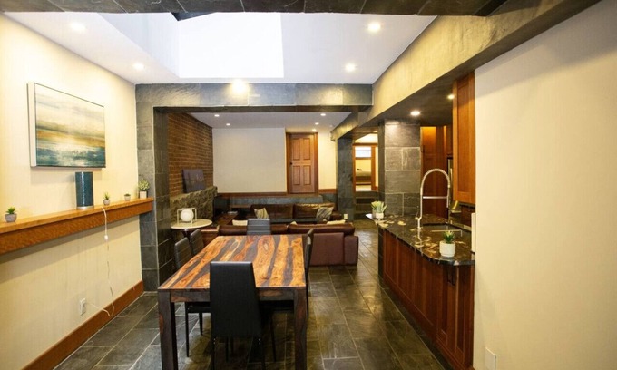 Shaughnessy Village Apartment | Spacious 1st Floor Apt in Dtown Location + 2BR/2BA