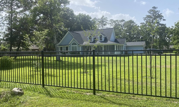 Dickinson House | Spacious 2 acre house in between Houston and Galveston