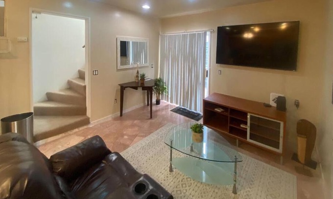 Bay Area Apartment | Spacious 2 bd home near Daly City BART
