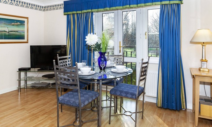 Basingstoke Apartment | Spacious 2 bed 2 bath