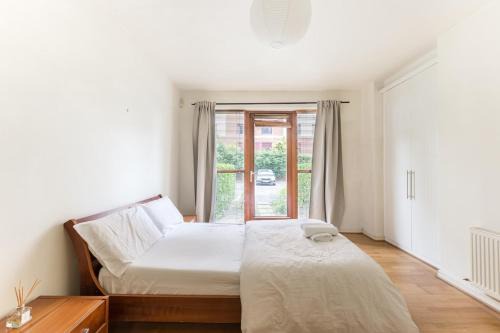 Dublin Apartment | Spacious 2-Bed Apartment Opposite Santry Park & 10 Min Away from Airport