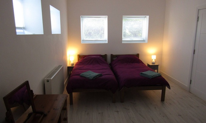 Rottingdean Apartment | Spacious 2 bed flat with free Parking in Rottingdean
