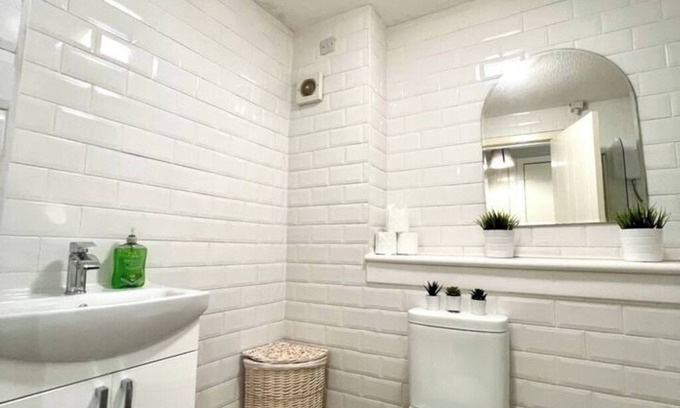 North Glasgow Apartment | Spacious 2 Bed-Flat in Glasgow City - Free Parking