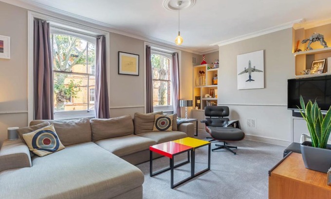 Walworth House | Spacious 2 Bed House, Sleeps 6 nr Kennington