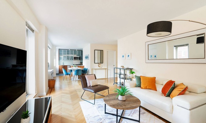 Midtown South Apartment | Spacious 2 Bed on Park Avenue w/Laundry & Gym#6179nn