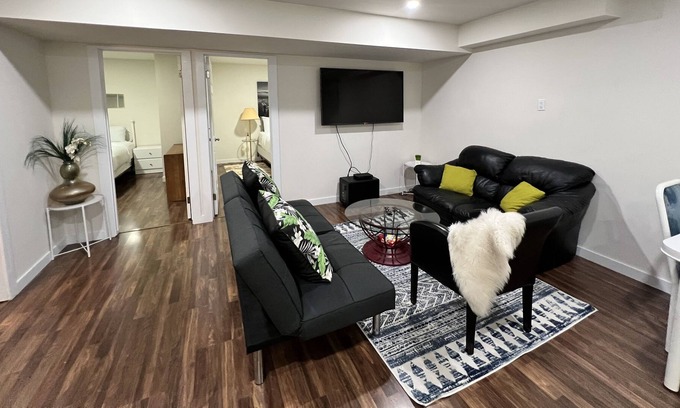 Northwest Edmonton Apartment | Spacious 2 bed suite/garage parking/close to HWY