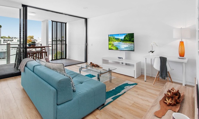 Woolloongabba Apartment | Spacious 2-Bed Unit With Balcony Next to The Gabba
