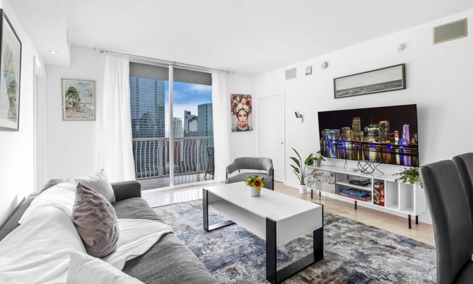 Brickell Apartment | Spacious 2 Bed Unit in Brickell with Free Parking