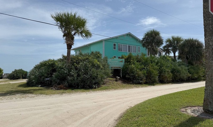 New Smyrna Beach Condo | Spacious 2-bedroom 2-bath condo with exquisite views of New Smyrna Beach