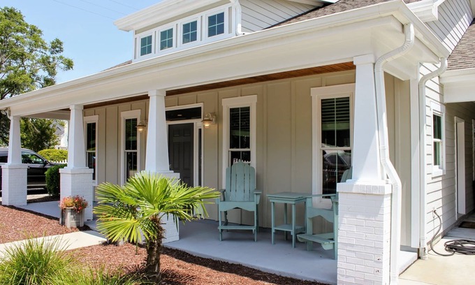 North Carolina Coast House | spacious 2 bedroom plus pull out Sofa bed, 2 bath home, no stairs, sleeps 6
