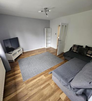 Liberton Apartment | Spacious 2-bedroom apartment!