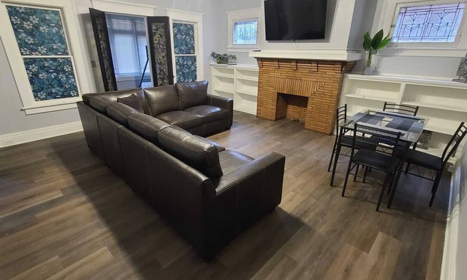 Albright Apartment | Spacious 2 bedroom apartment