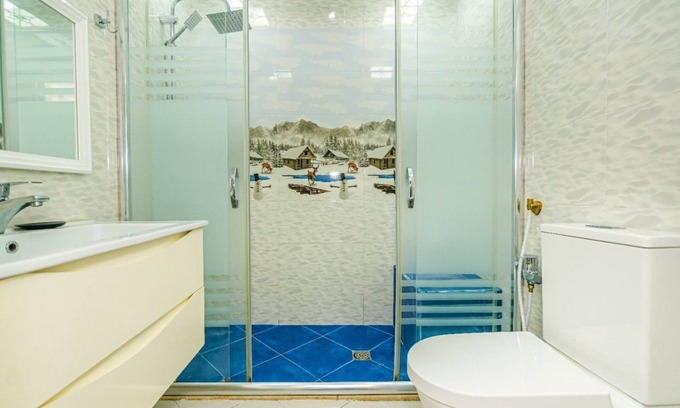 Baku Apartment | Spacious 2-bedroom apartment with AC, WiFi in welcoming Baku