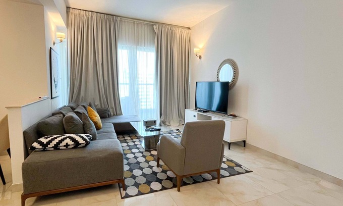 Block 428 Apartment | Spacious 2 Bedroom apartment in City Center