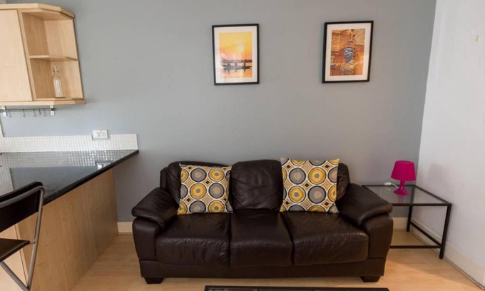 Upper Clapton Apartment | Spacious 2 Bedroom Flat in the heart of Clapton