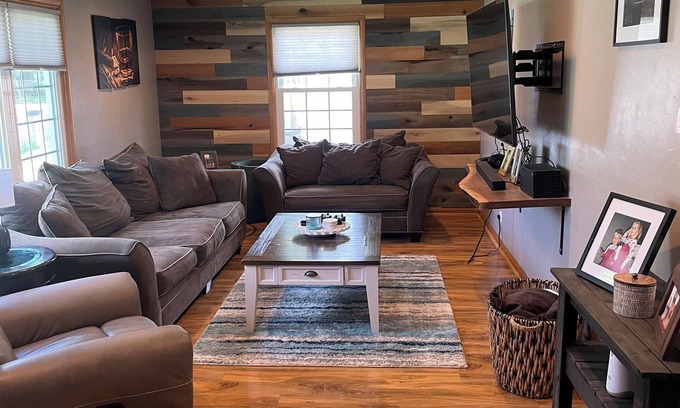 Kimberly House | Spacious 2 Bedroom House in the Heart of Kimberly