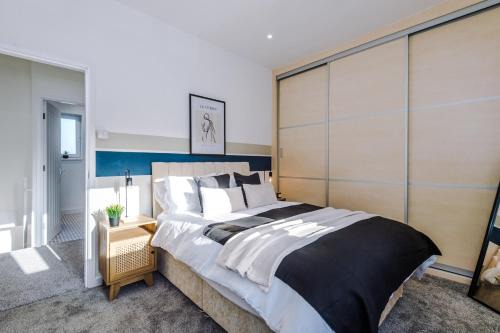 Wakefield Apartment | Spacious 2-Bedroom House near Wakefield Centre and Train Station with Free Parking, Ideal for Contractors & Long Stays - NordStay