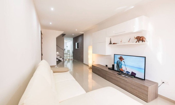 Kalkara Apartment | Spacious 2 bedroom apartment