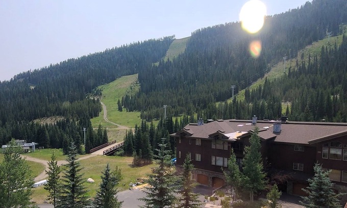 Big Sky Condo | Spacious 2-bedroom Ski in/Ski out condo in beautiful Big Sky, Montana.