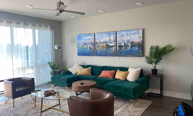 Bywater Condo | Spacious 2 Bedroom Condo In Bywater New Orleans!