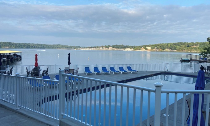 Osage Beach Condo | Spacious 2-bedroom condo with AC, WiFi in beautiful Osage Beach